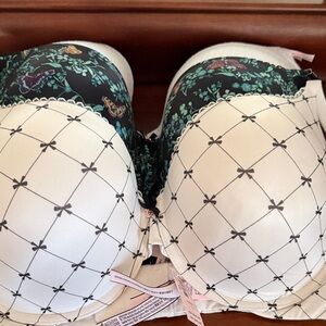 Victoria's Secret Padded Bra in Cream and Black Floral